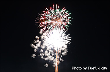 Isawa onsen fire works